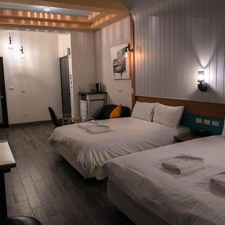 Happy Wing Guesthouse Kota Hualien Bagian luar foto