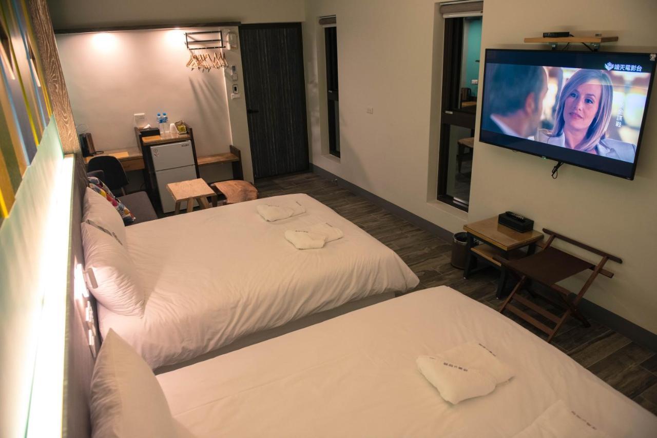 Happy Wing Guesthouse Kota Hualien Bagian luar foto
