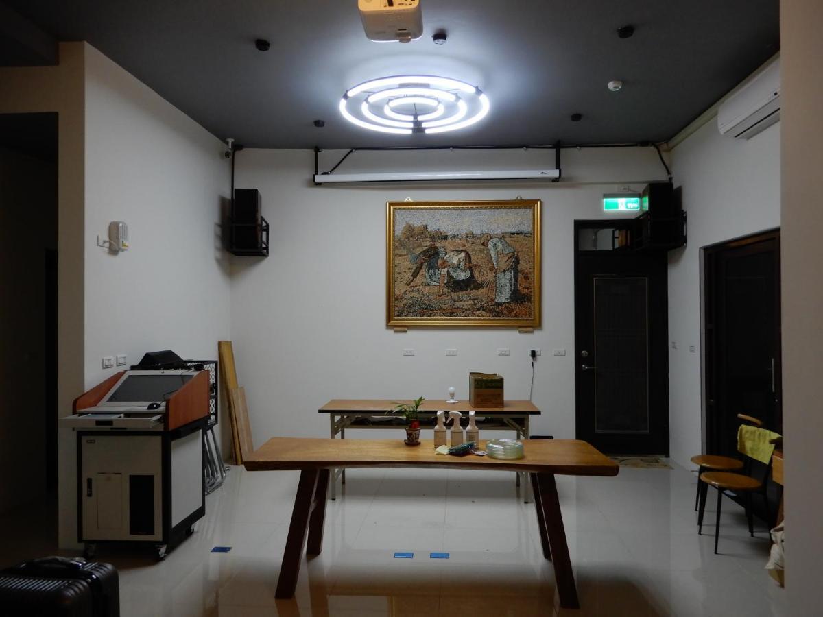 Happy Wing Guesthouse Kota Hualien Bagian luar foto